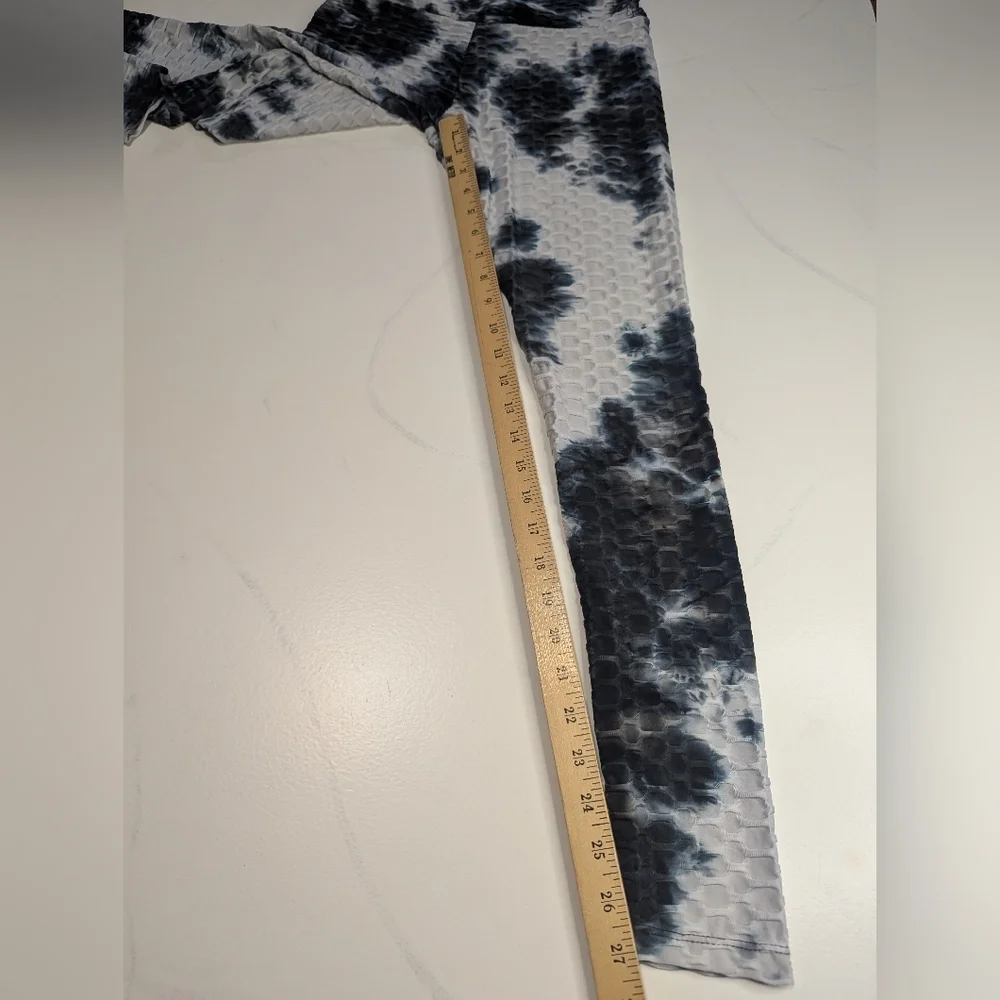 JUSTIFY Women's Black/White Tie-dye Leggings Textured Scrunched, Medium - Picture 3 of 8